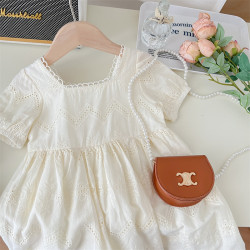 Váy cộc tay cổ vuông ren...